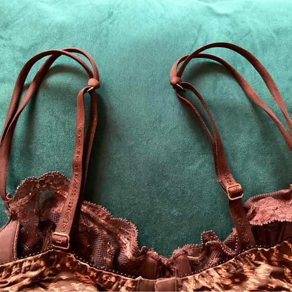 Victoria’s Secret Lace Bra - Picture 8 of 11
